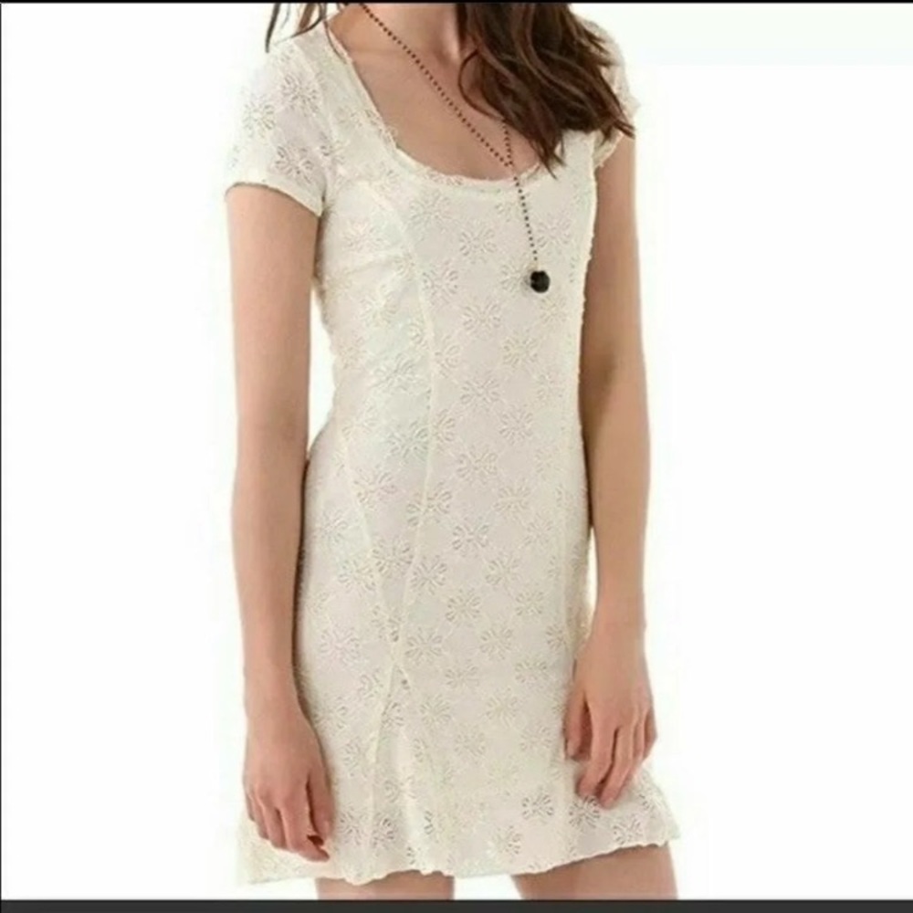 Women’s cream lace dress